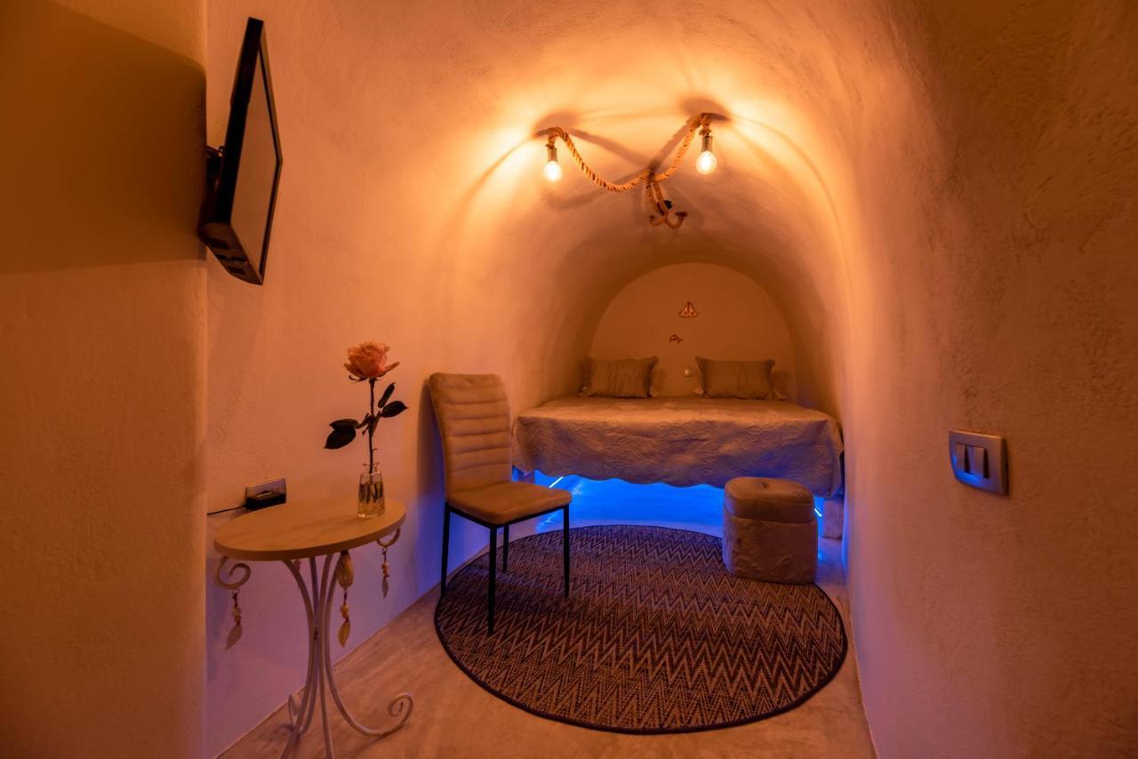 Black Bay Caves Suites Akrotírion Dış mekan fotoğraf