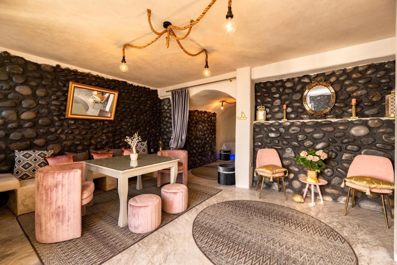 Black Bay Caves Suites Akrotírion Dış mekan fotoğraf